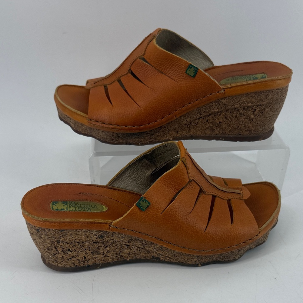 EL NATURALISTA Leather Wedge Sandals